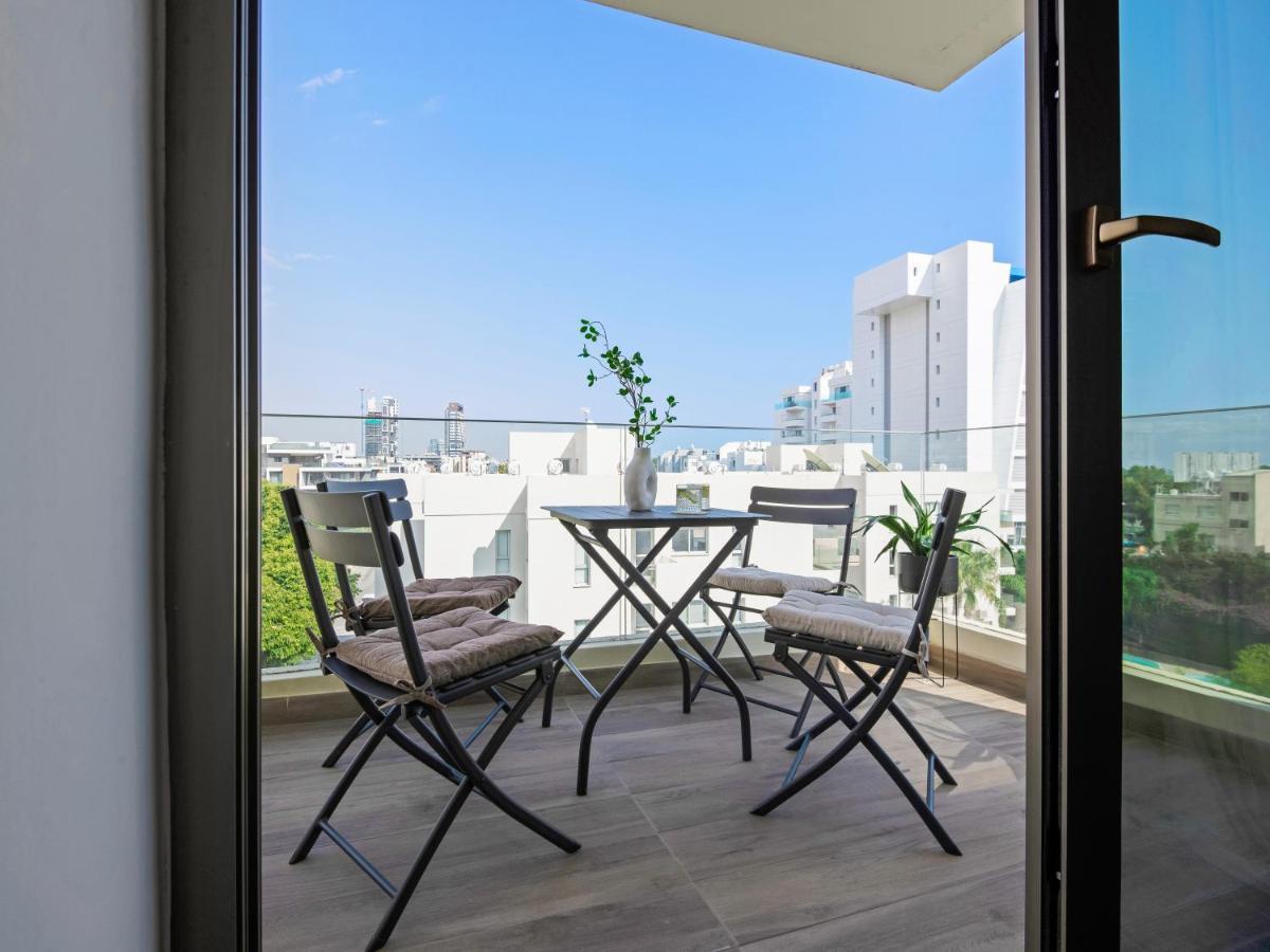 Sanders Evolution Apartment Limassol Luaran gambar